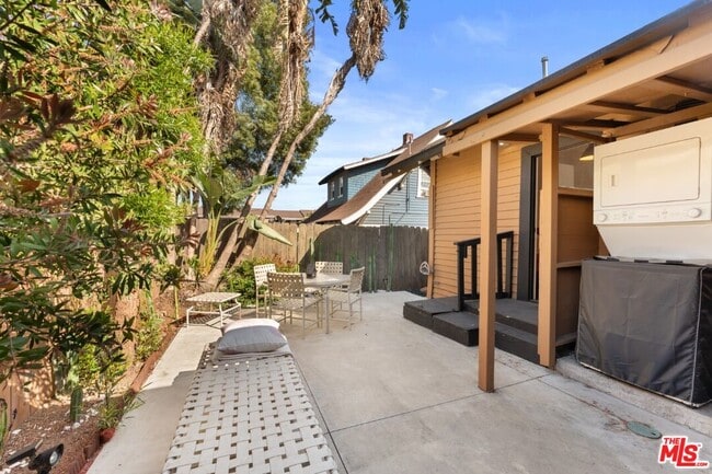 Building Photo - 2217 Marathon St