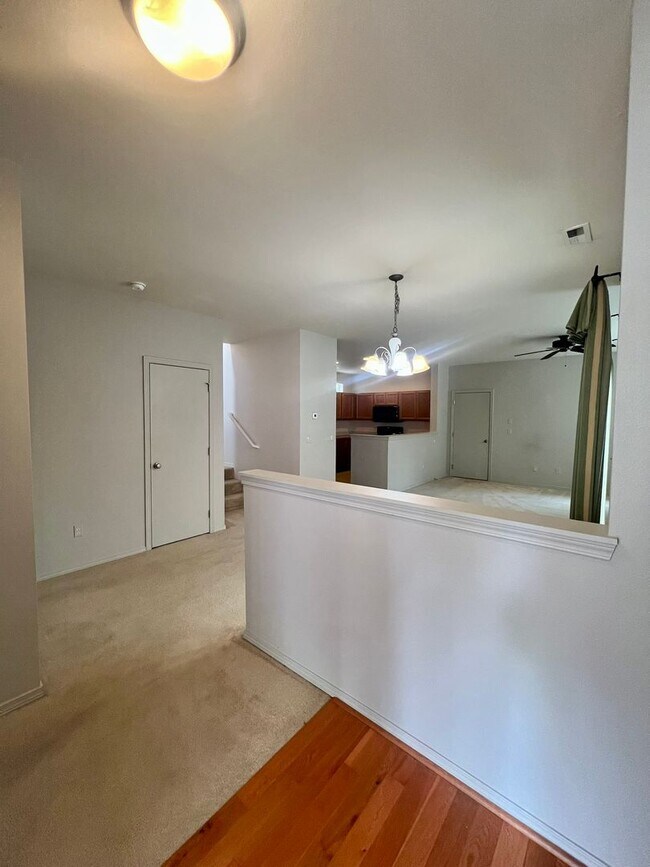 Building Photo - Hawk's Prairie 3BD + Bonus Area