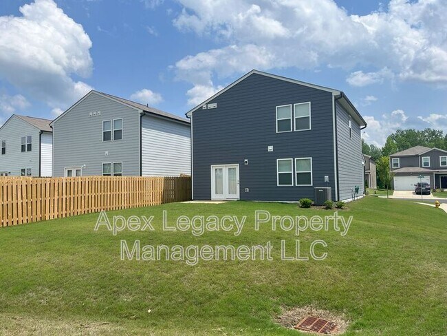 Building Photo - 1501 Rhodes Pond St
