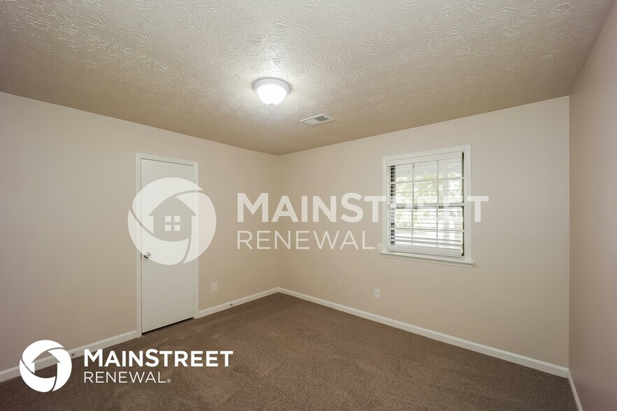 Building Photo - 380 Fleming Ct