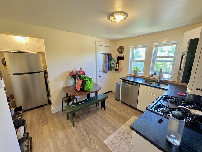 Building Photo - 1145 Boylston St