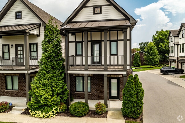 Building Photo - Hillwood Court