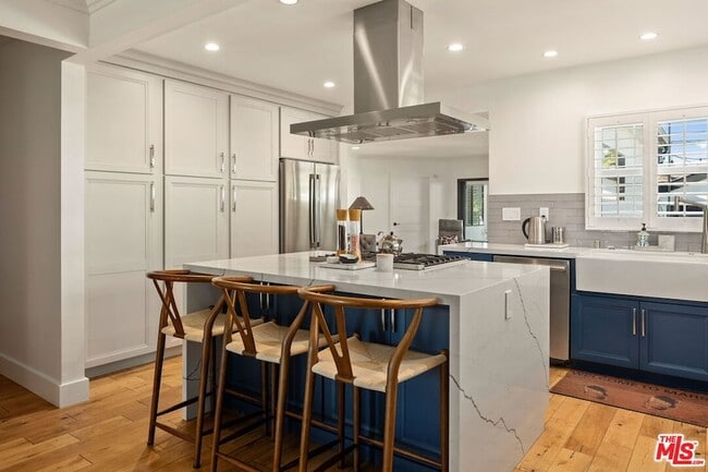 Building Photo - 6521 W 81st St