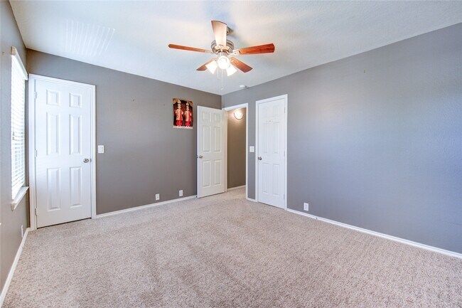 Building Photo - 5711 Kenwood