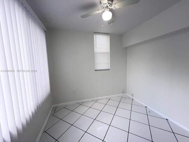 Building Photo - 1730 SW 64th Terrace