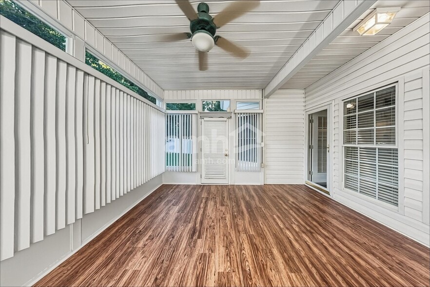 Building Photo - 4700 Greenfield Way Dr