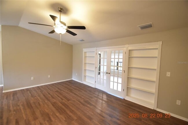 Building Photo - 1455 Ridgelane Cir S
