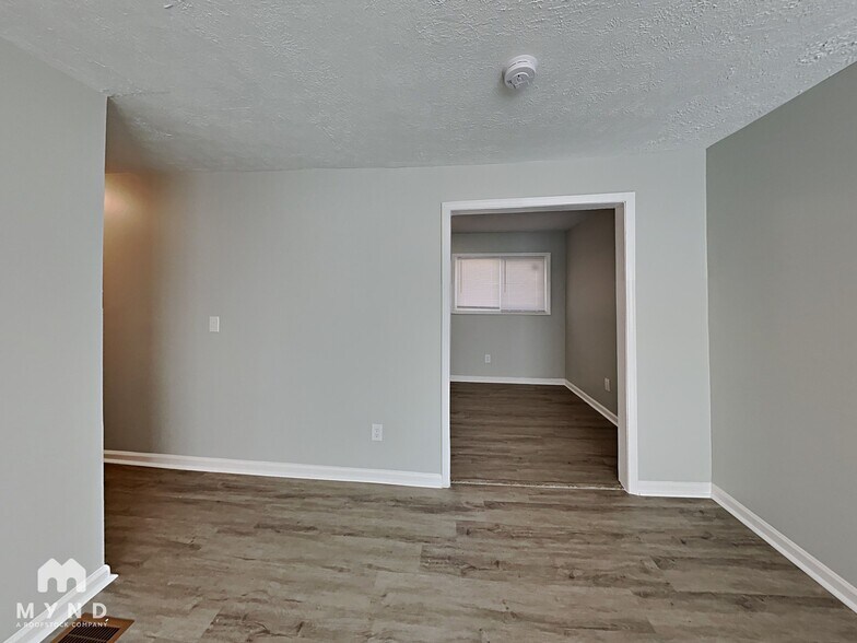 Building Photo - 9525 Rivertown Rd