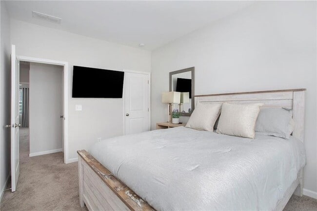 Building Photo - 1961 James Red Moore Blvd