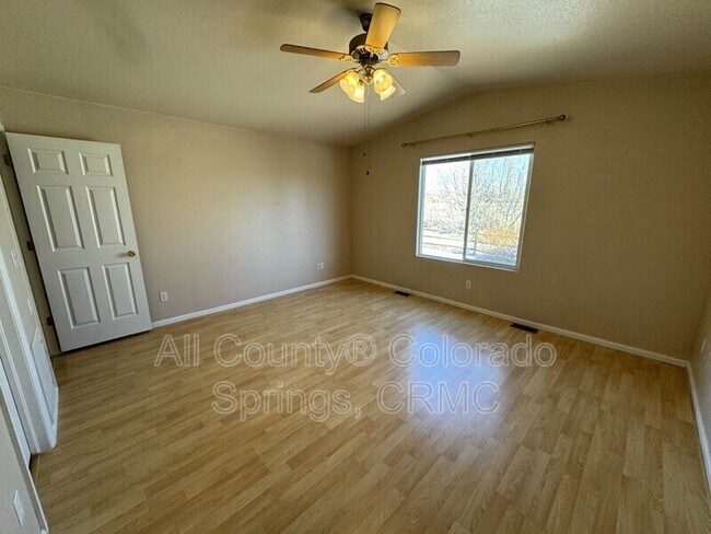 Building Photo - 1305 Lords Hill Dr