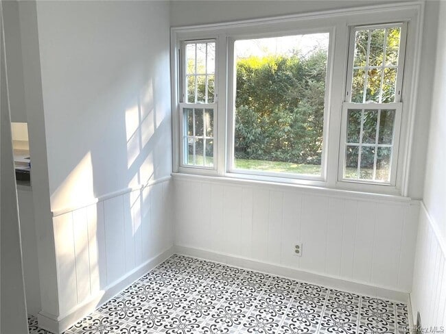 Building Photo - 106 Trumbull Rd