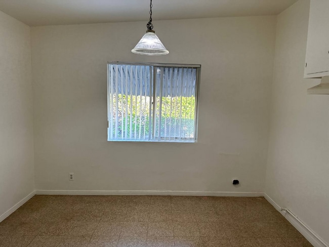 Building Photo - 5154 Santa Ana St