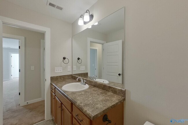 Building Photo - 44 Maple Leaf Dr