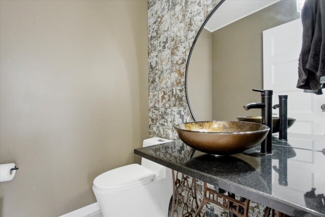 Building Photo - 16405 E Layton Ave