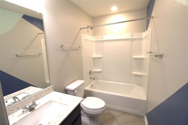 Building Photo - 102 Schuylerville Dr