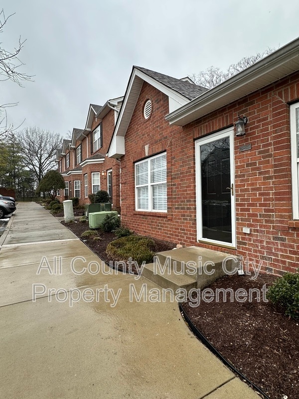 Building Photo - 1101 Downs Blvd