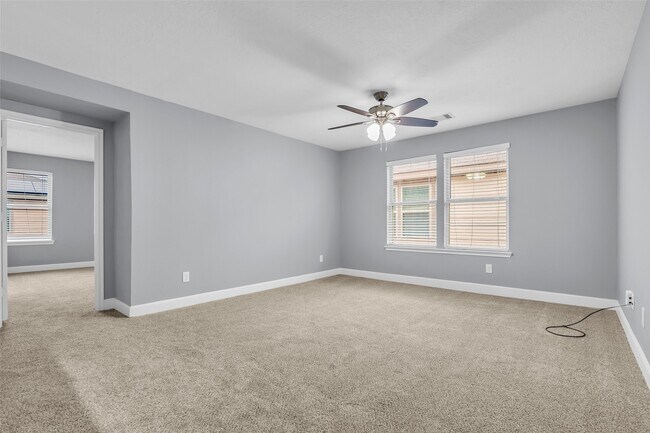 Building Photo - 2707 Volute