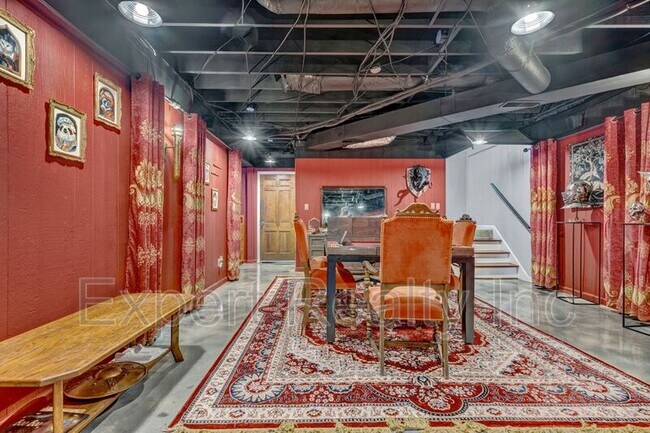 Building Photo - 373 Laredo Dr