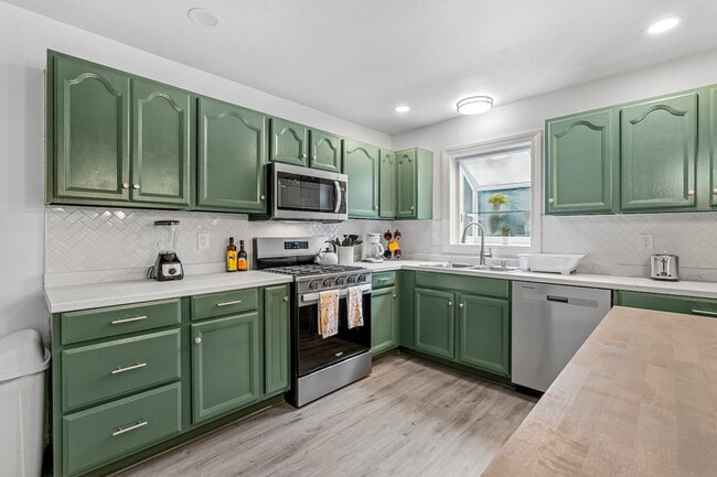 Building Photo - 2662 Smoke View Dr