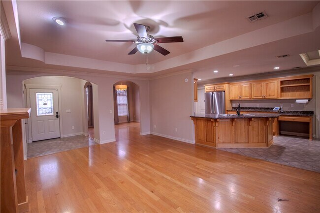 Building Photo - 202 Dawn Dr