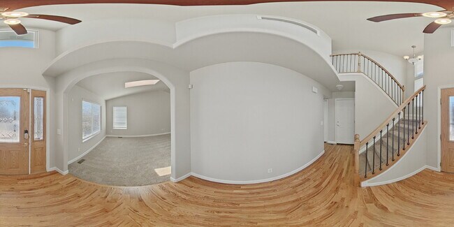Building Photo - $2,620.95 with $300 off the first month's rent, 5 Beds - 3.5 Bath, Single Family Home in Colorado...
