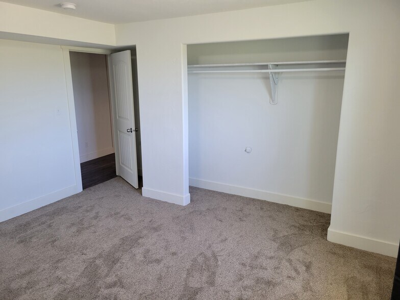 Building Photo - 317 Arrowhead Dr