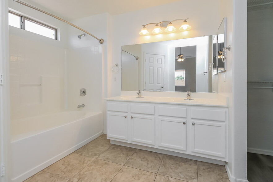 Building Photo - 19003 N Wilson St