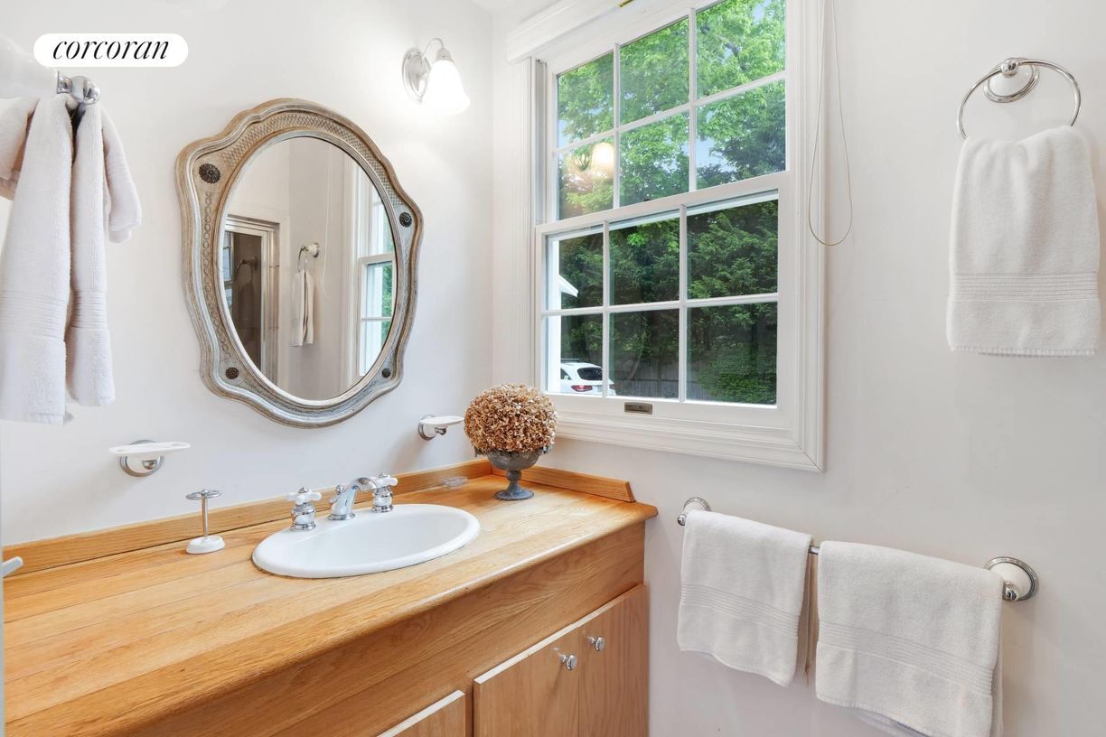 Building Photo - 81 Lee Ave