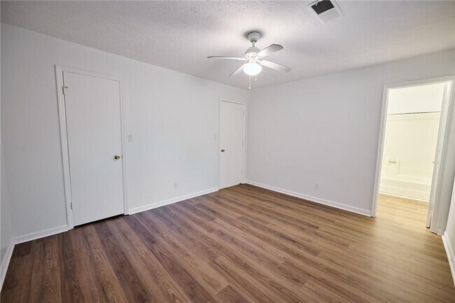 Building Photo - 1718 Country Park Way