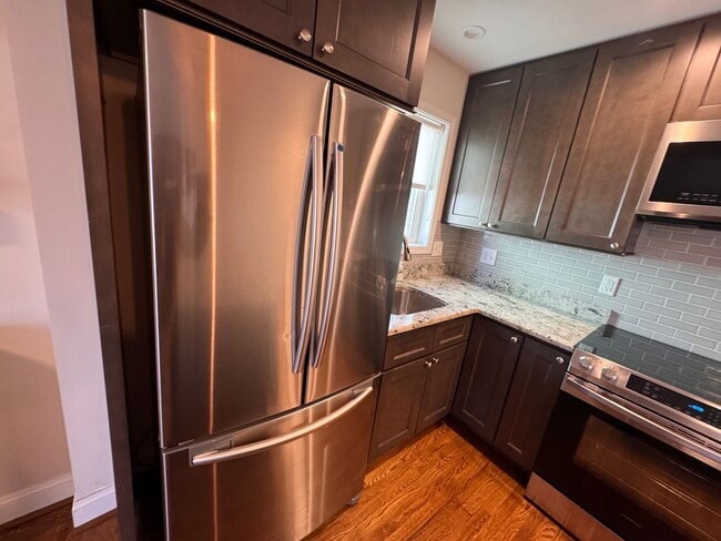 Building Photo - 908 Carolina Ave NW