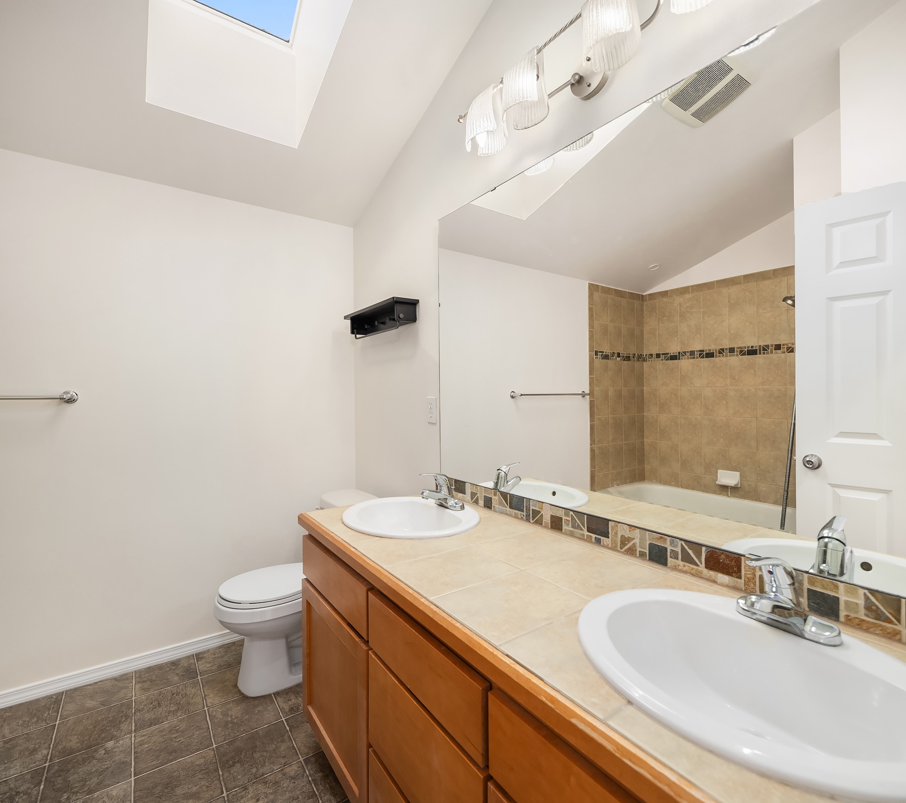 Building Photo - 11708 Greenwood Ave N