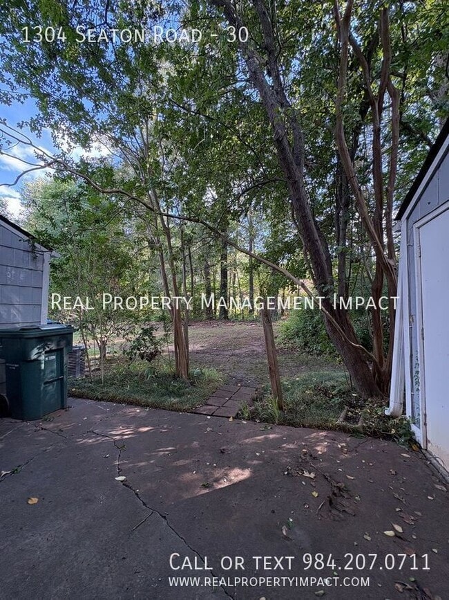Building Photo - 1304 Seaton Rd