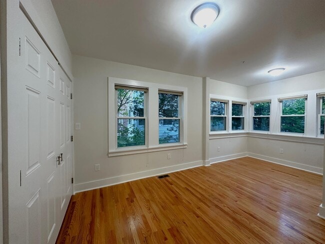 Building Photo - 8 Silvey Pl