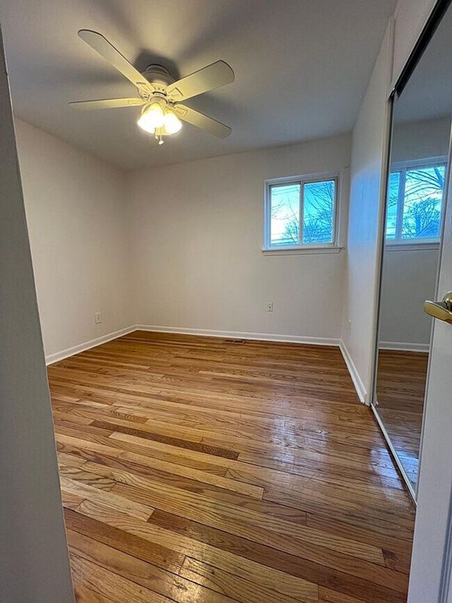 Building Photo - Move-In Ready 3 Bedroom, 1.5 Bathroom Home in Westland