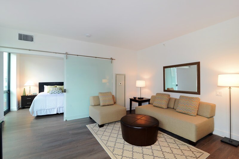 Building Photo - 70 E Lake St