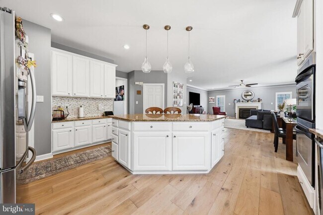 Building Photo - 3852 Glasgow Way