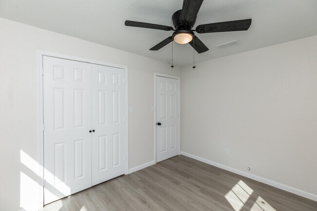 Building Photo - 5260 Landry Ln