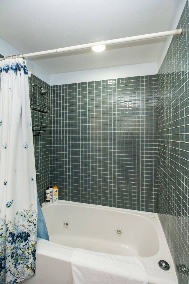 Building Photo - 22 Hancock St