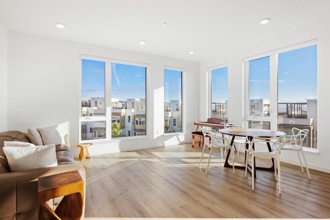 Building Photo - 52 Kirkwood Ave