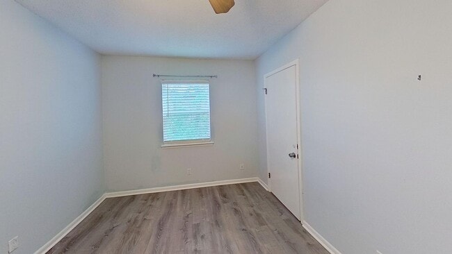 Building Photo - 181 Maple St