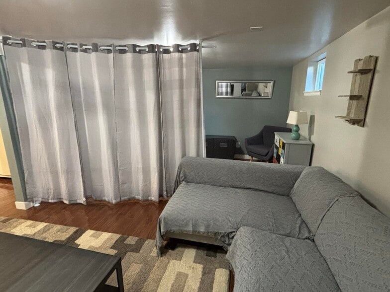 Building Photo - 2631 S Zurich Ct