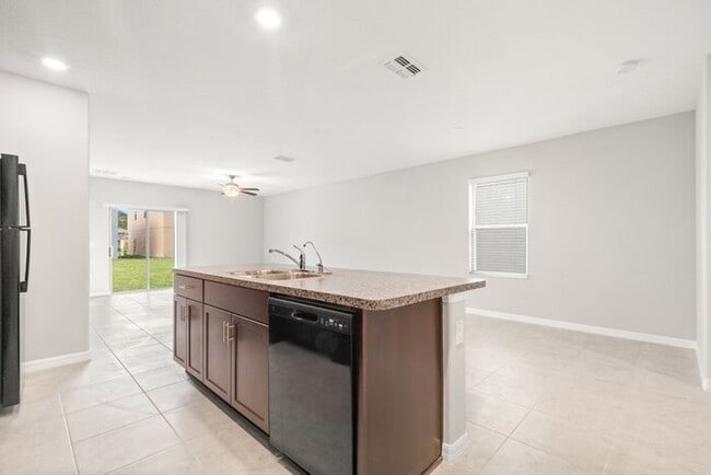 Building Photo - LIKE NEW 5 Bedroom Home for RENT in Touchstone!