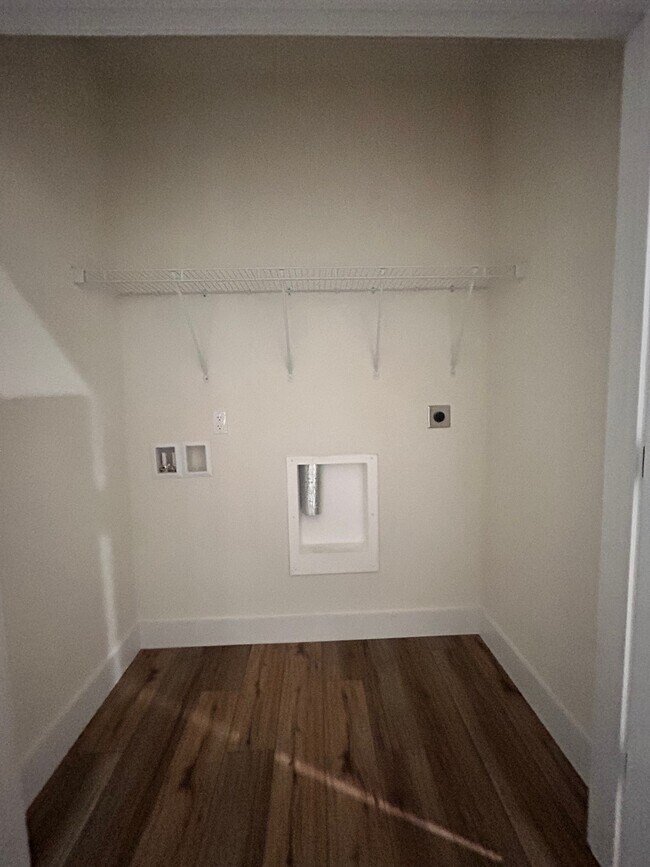 Building Photo - 1742 Arbor Hills Dr SE