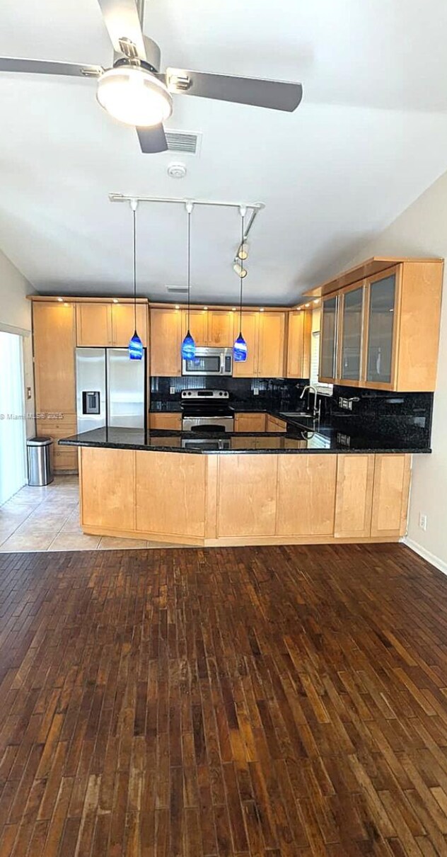 Building Photo - 10140 Torchwood Ave