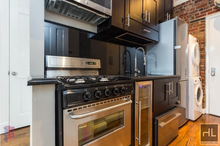 Building Photo - E 3RD ST.