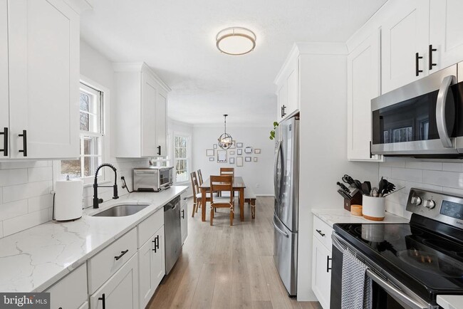 Building Photo - 2207 Victor Ct