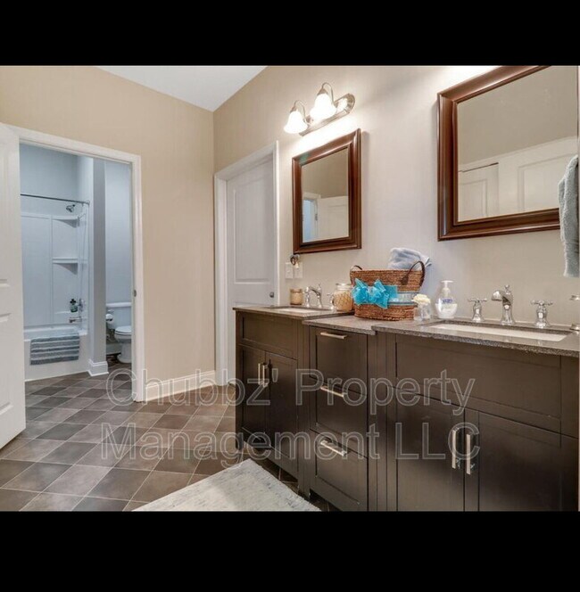Building Photo - 55 Spearmint Cir