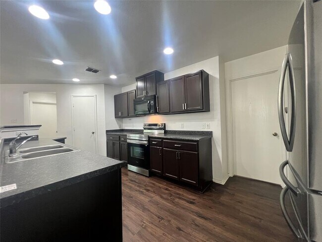 Building Photo - 270 Sheep Trail Dr