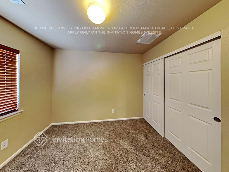 Building Photo - 838 Willow Dr