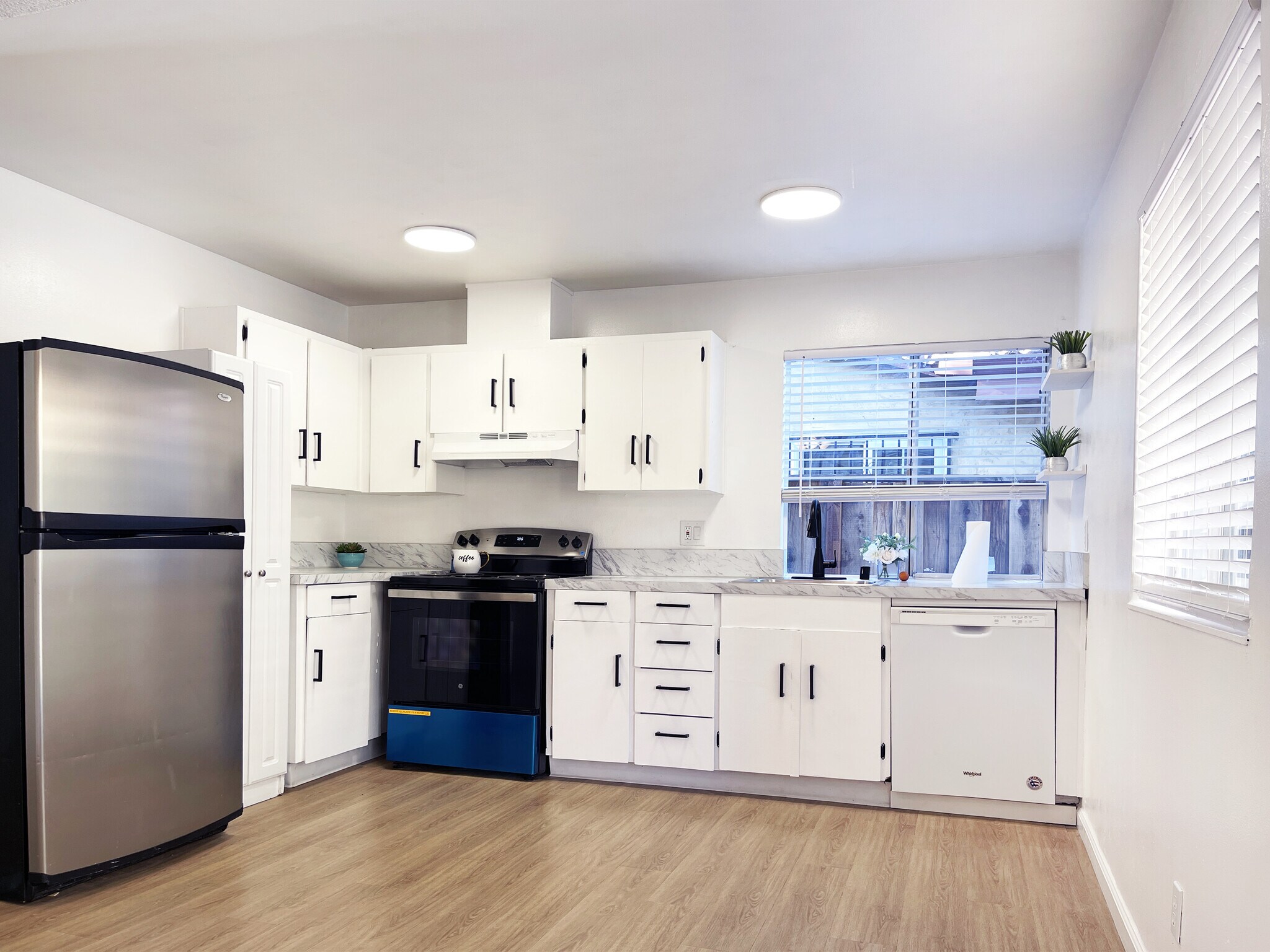 Building Photo - 2365 Fallingtree Dr